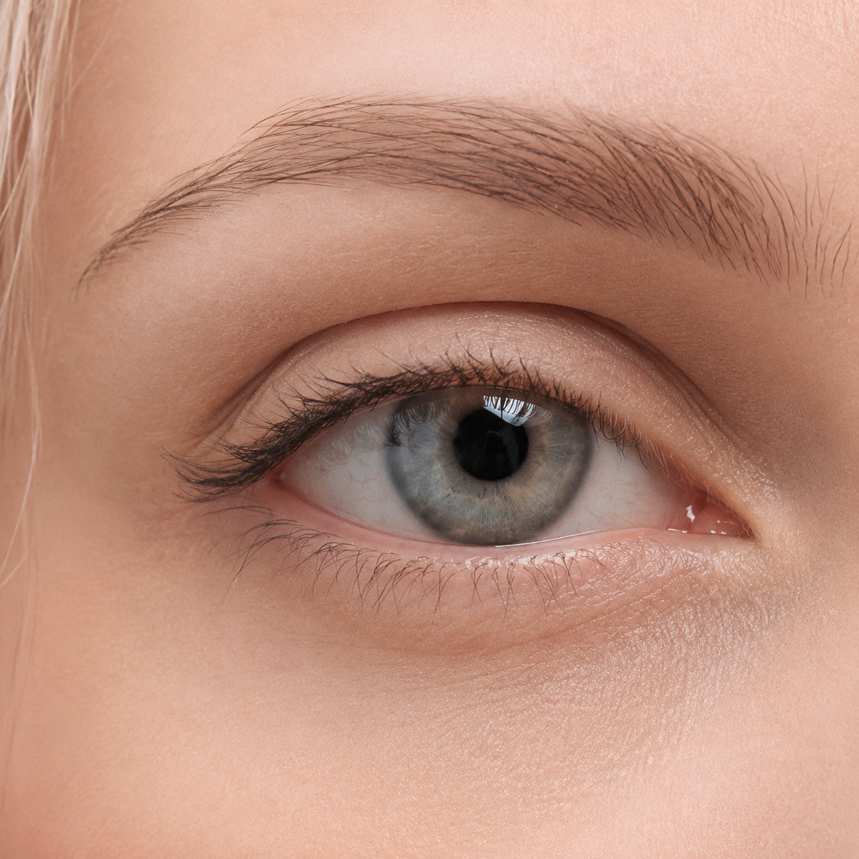Short fine soft eyelashes
